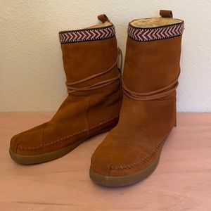 Toms Moccasin Boots